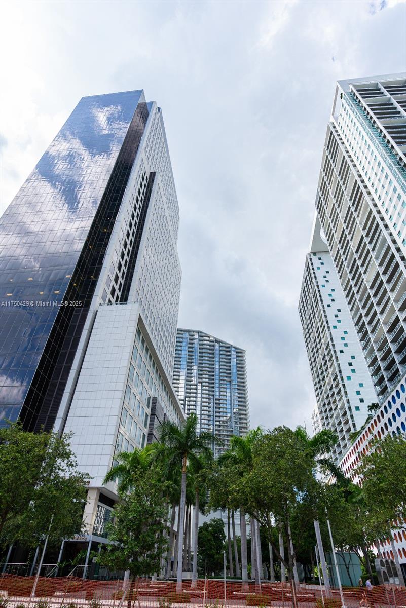 image Icon Brickell75