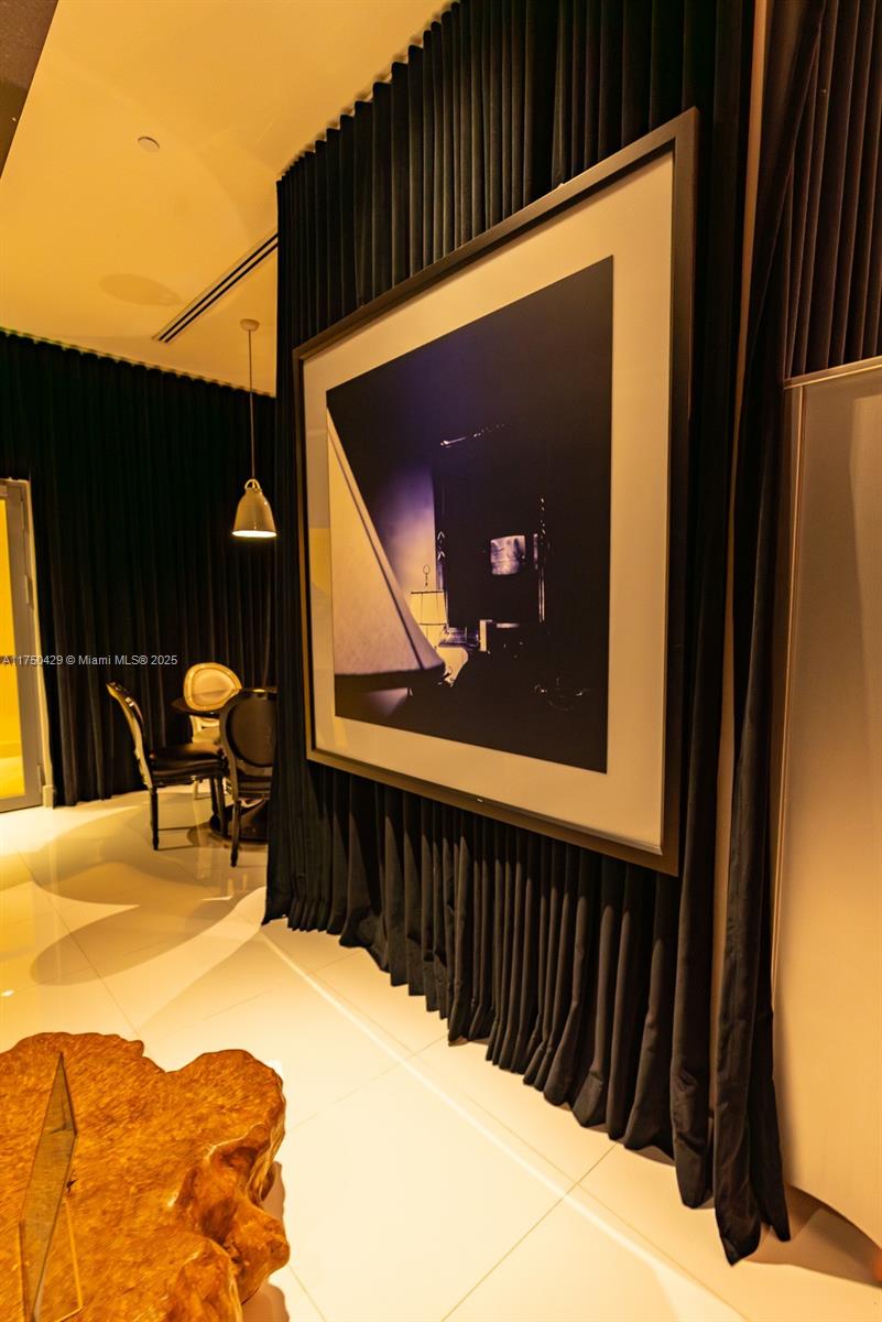 image Icon Brickell83