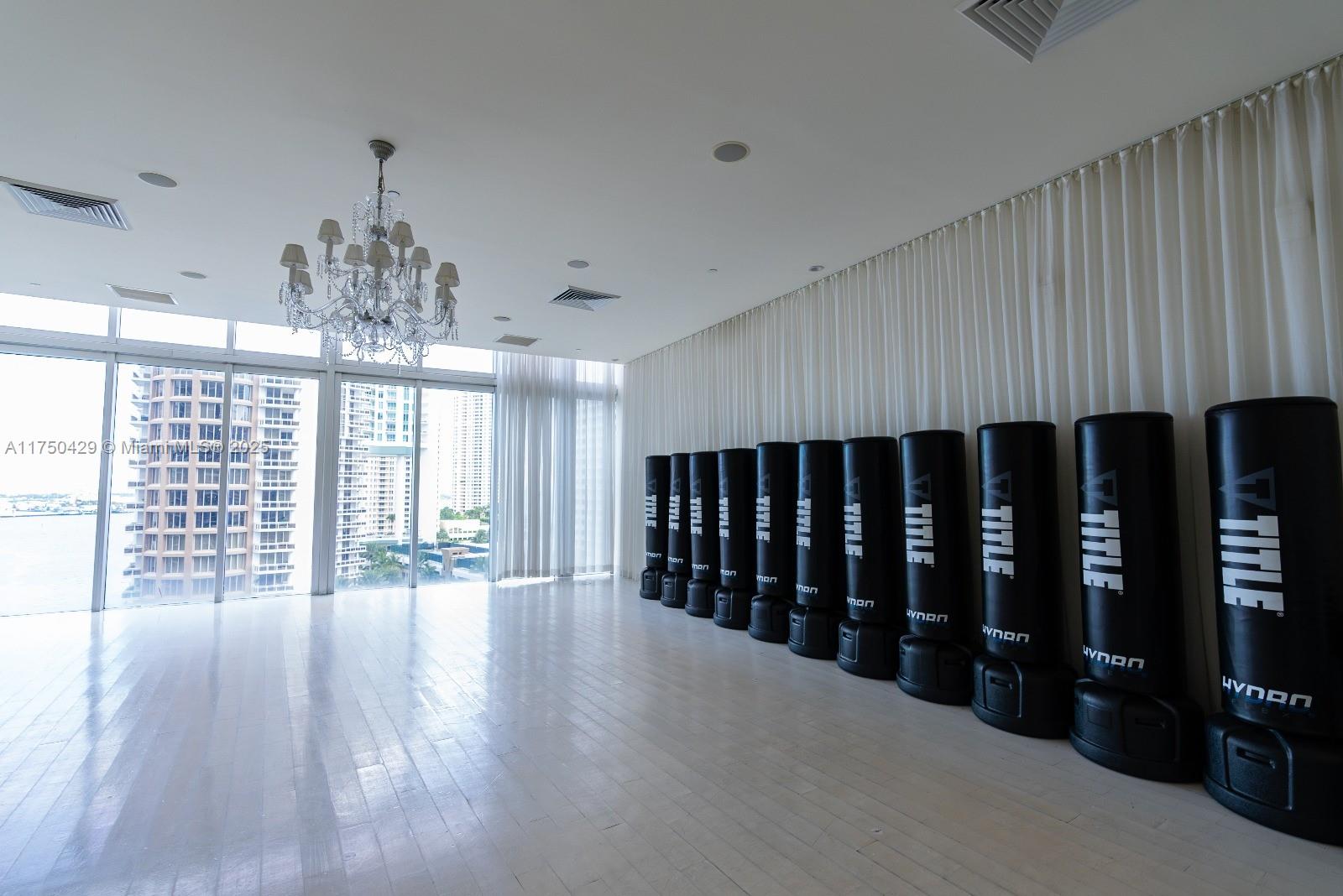 image Icon Brickell86