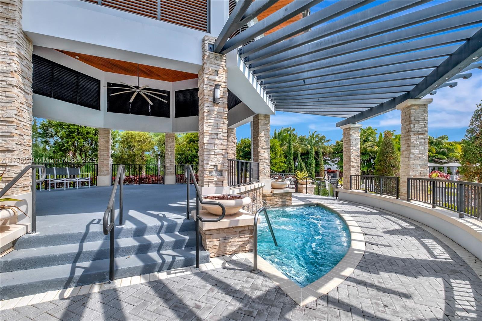 image Highland At Park Central27