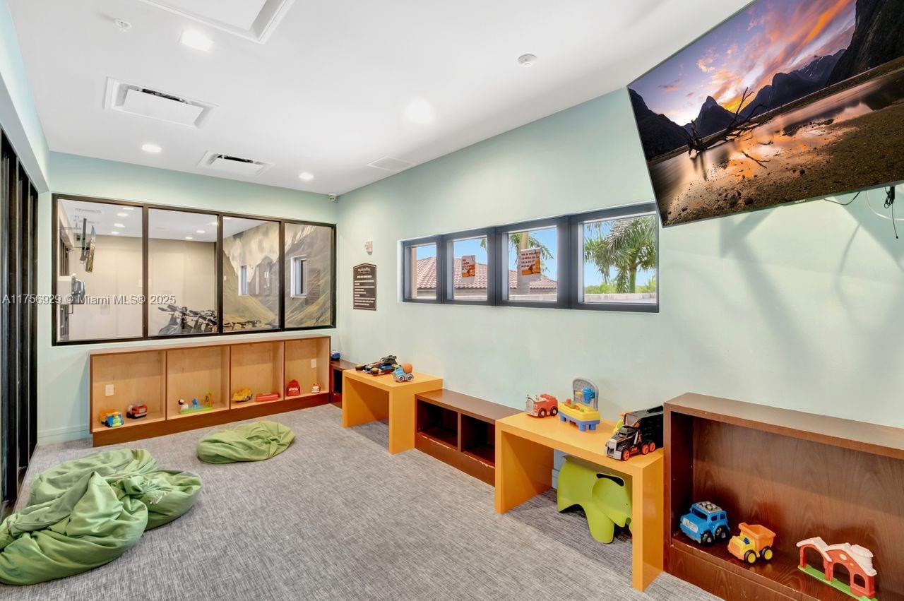 image Highland At Park Central44