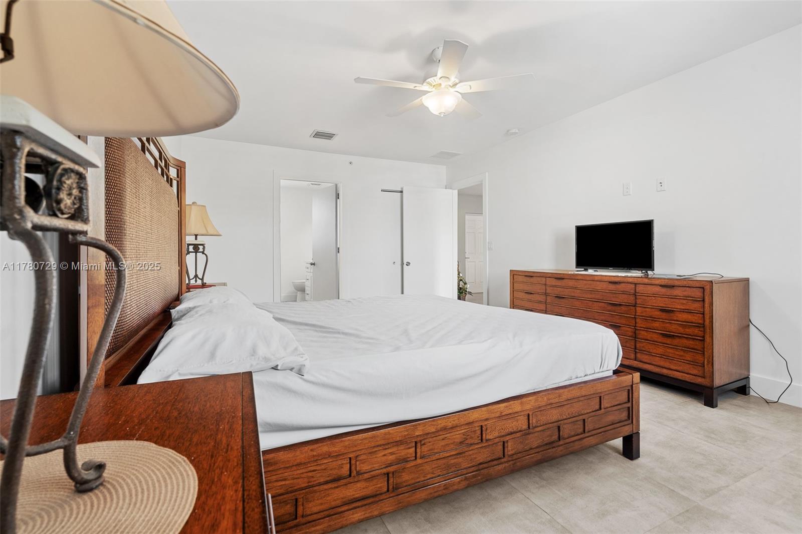 image The Dania Place10