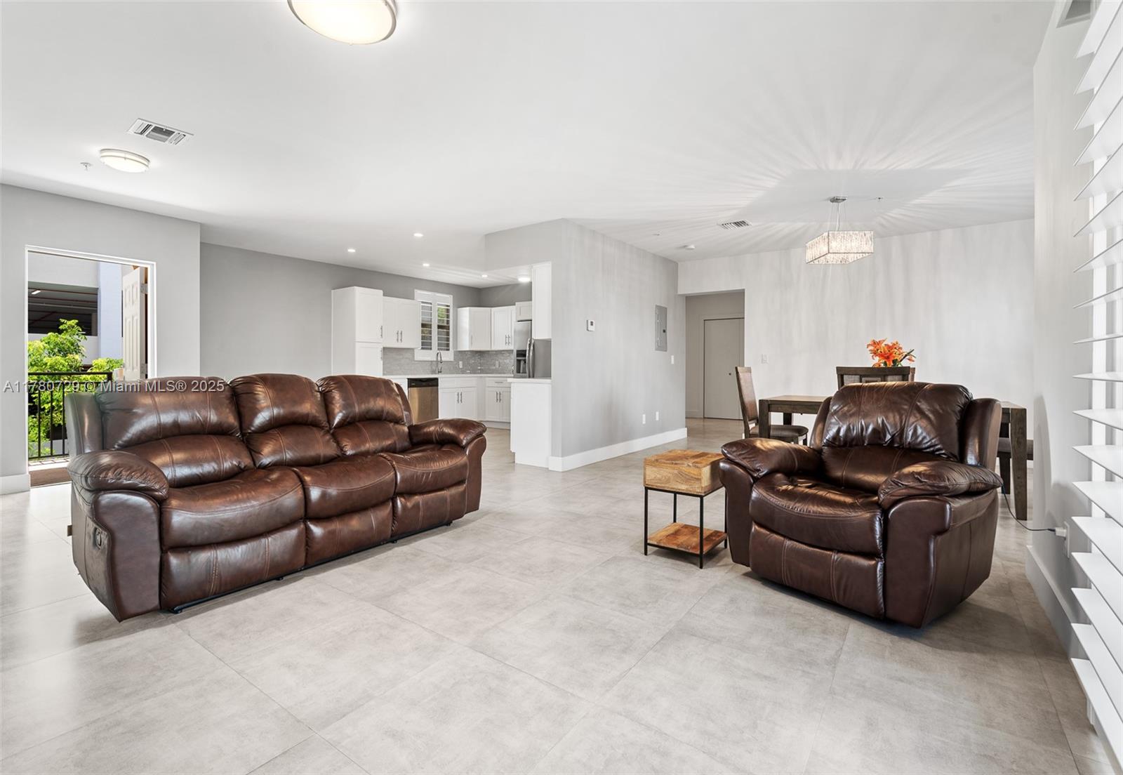 image The Dania Place13