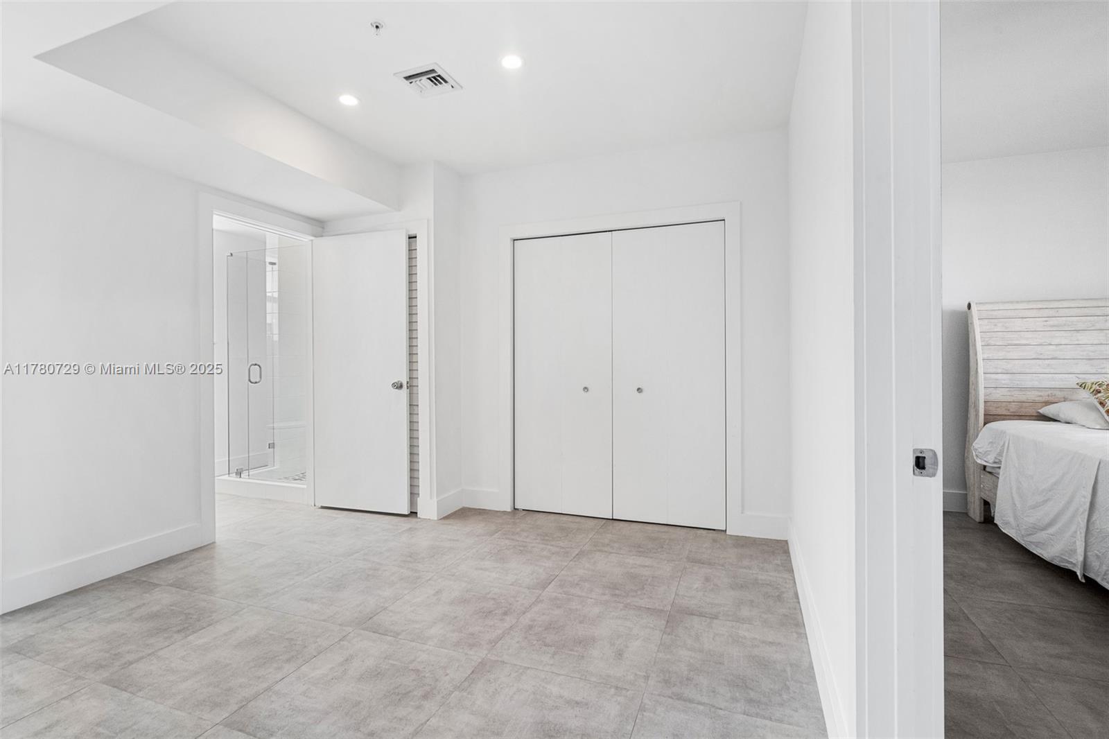 image The Dania Place18