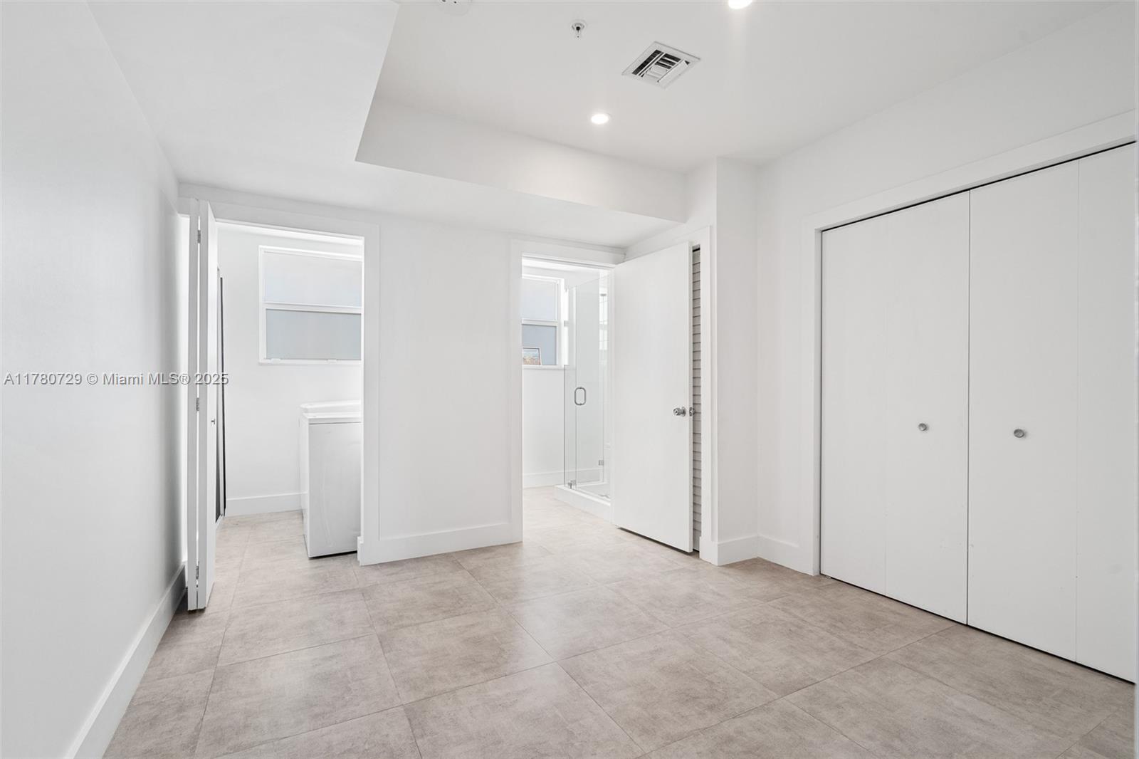 image The Dania Place30