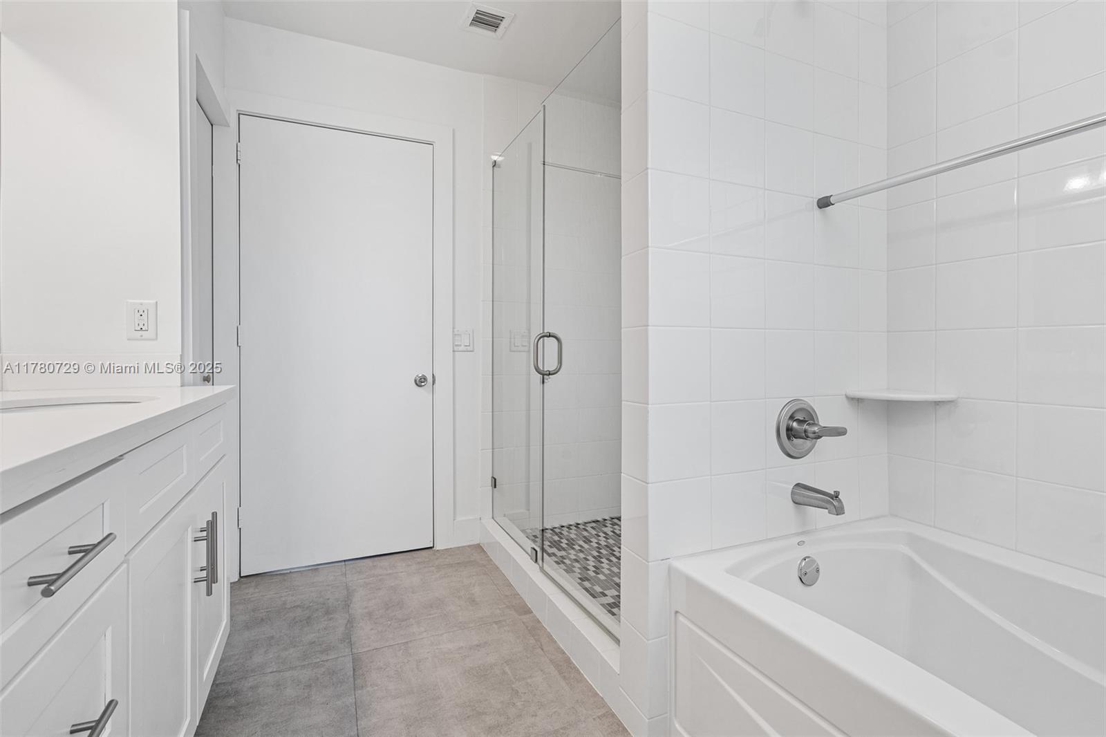 image The Dania Place37