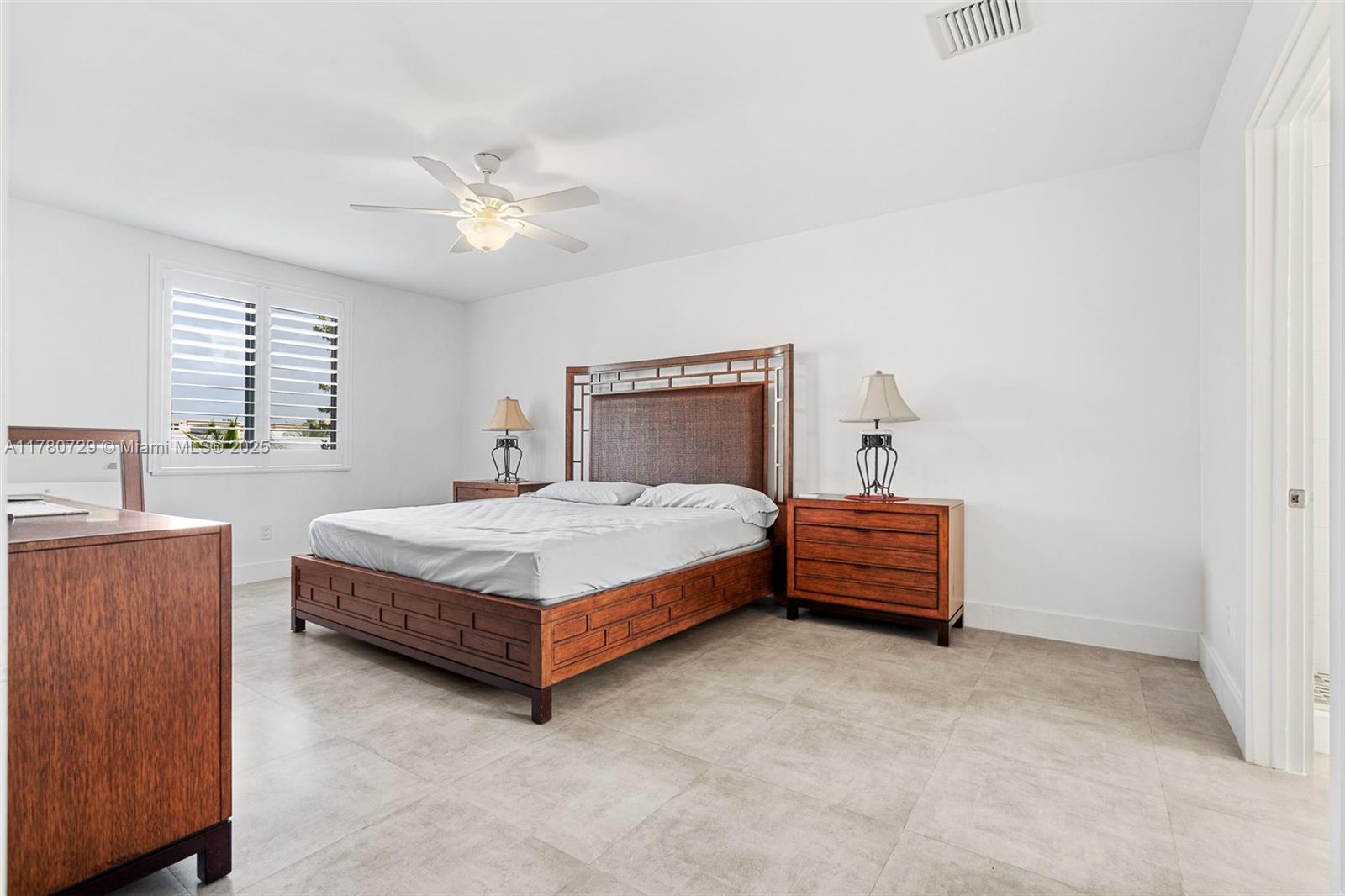 image The Dania Place38