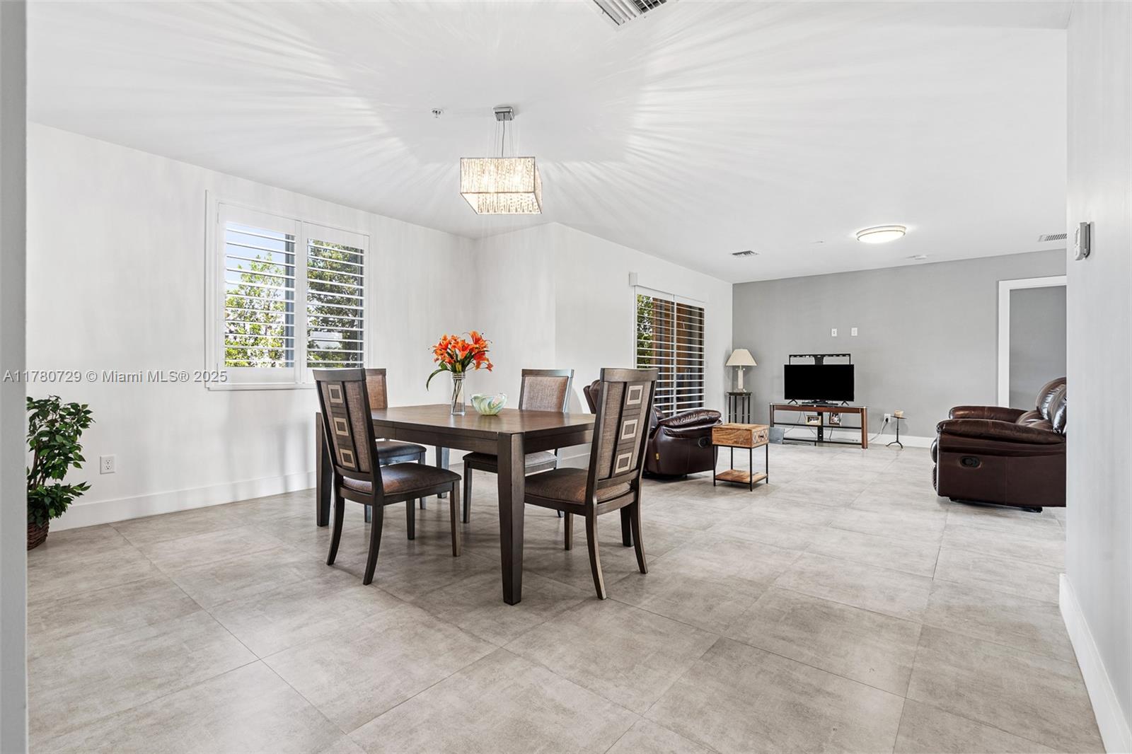 image The Dania Place42