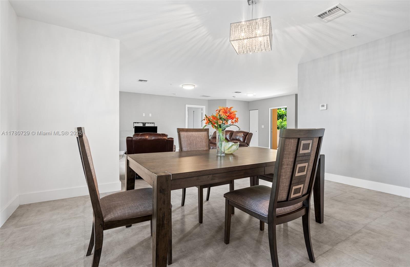 image The Dania Place43