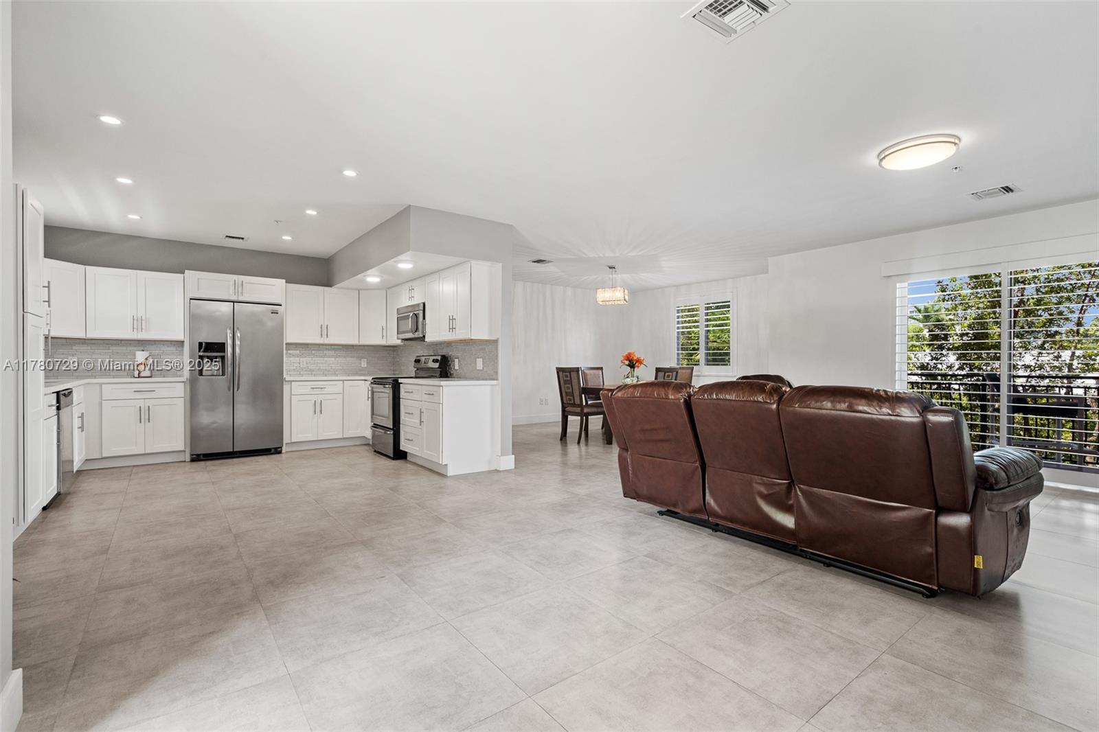 image The Dania Place46