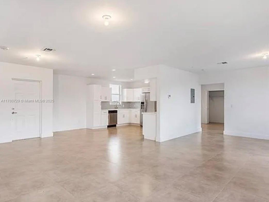 image The Dania Place4