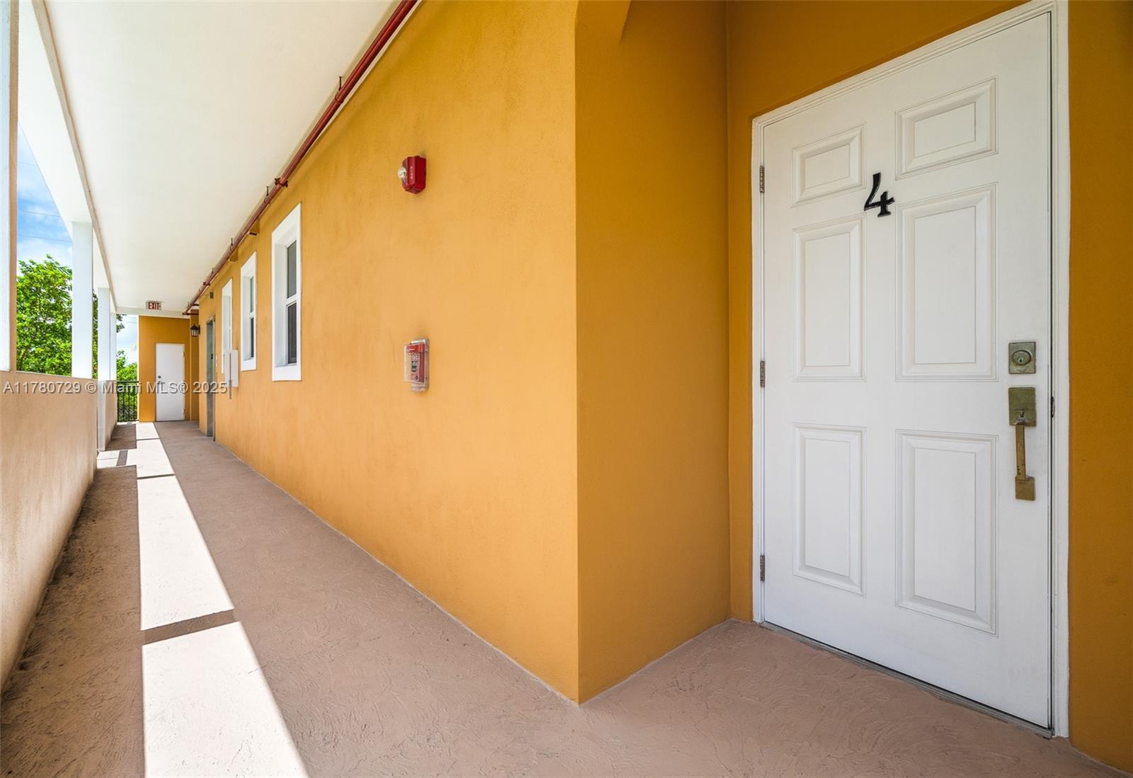 image The Dania Place50