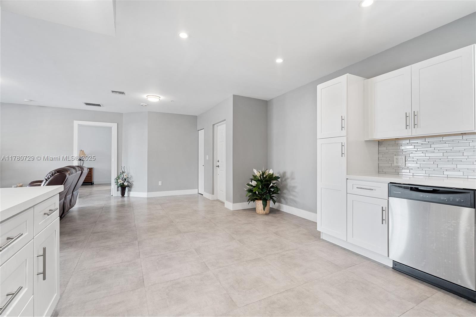 image The Dania Place5