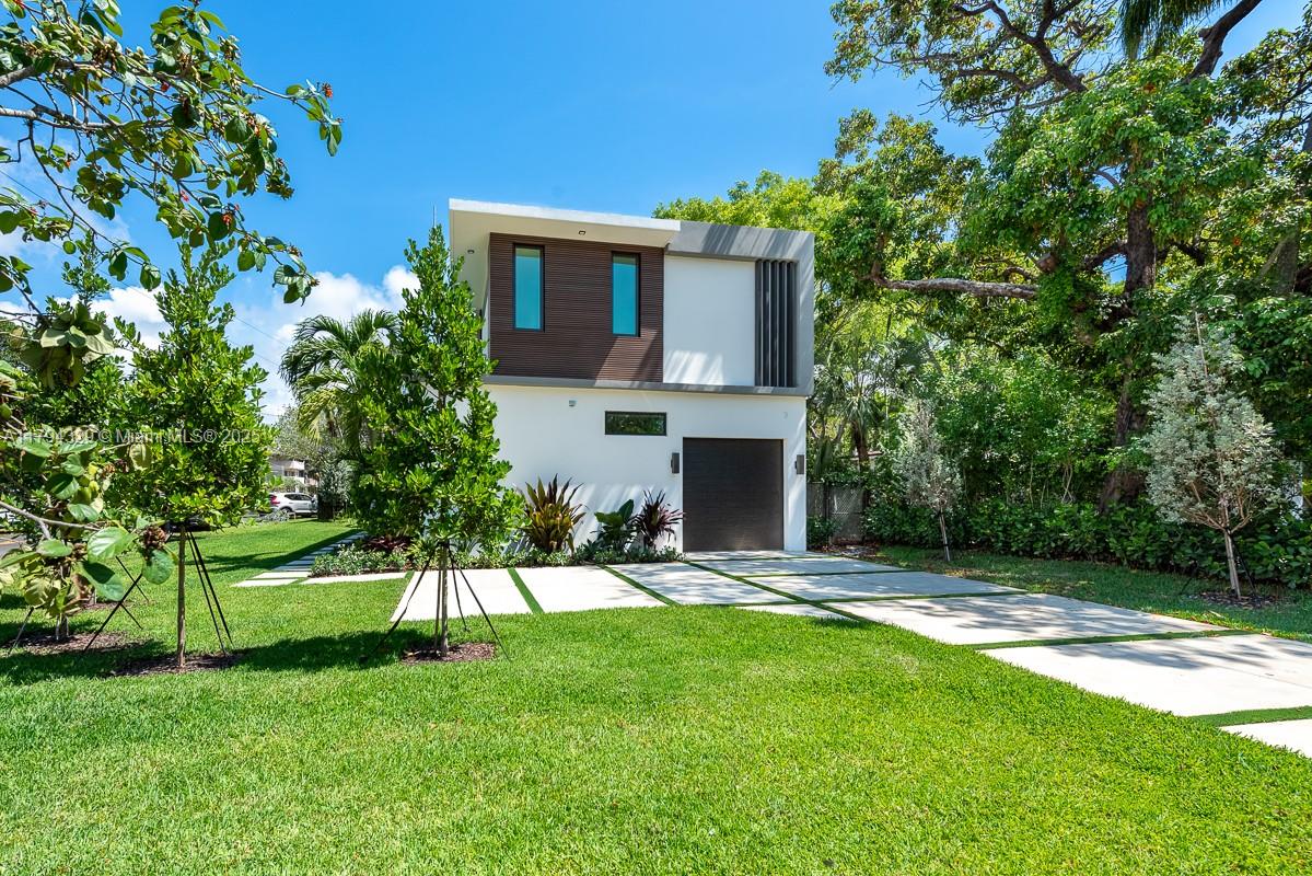 5909 SW 76th St,South Miami, FL 33143