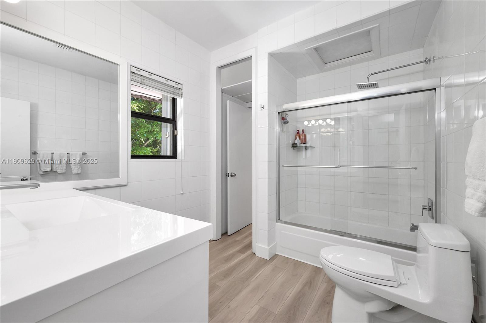 201 Knollwood Dr Key Biscayne, FL 33149 201 Knollwood Dr Key Biscayne, FL 33149