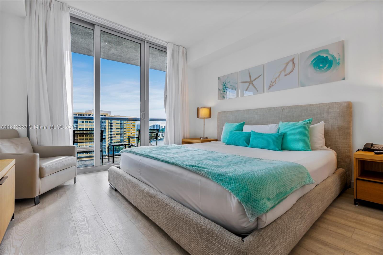 image Beachwalk Condominium11