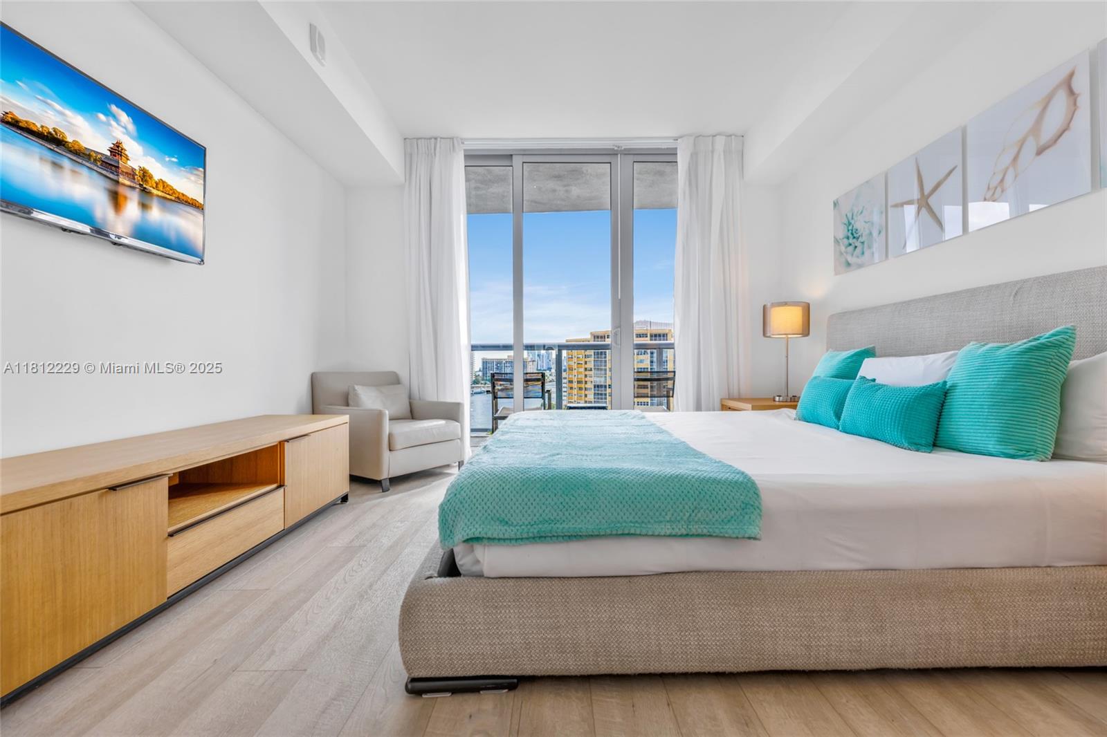 image Beachwalk Condominium12