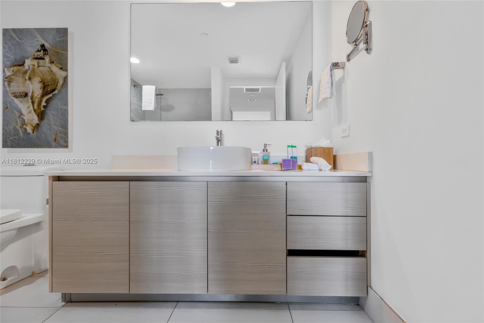 image Beachwalk Condominium14
