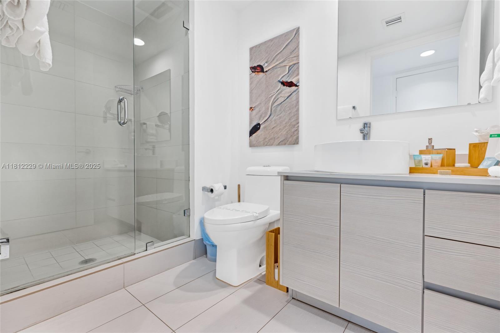 image Beachwalk Condominium18