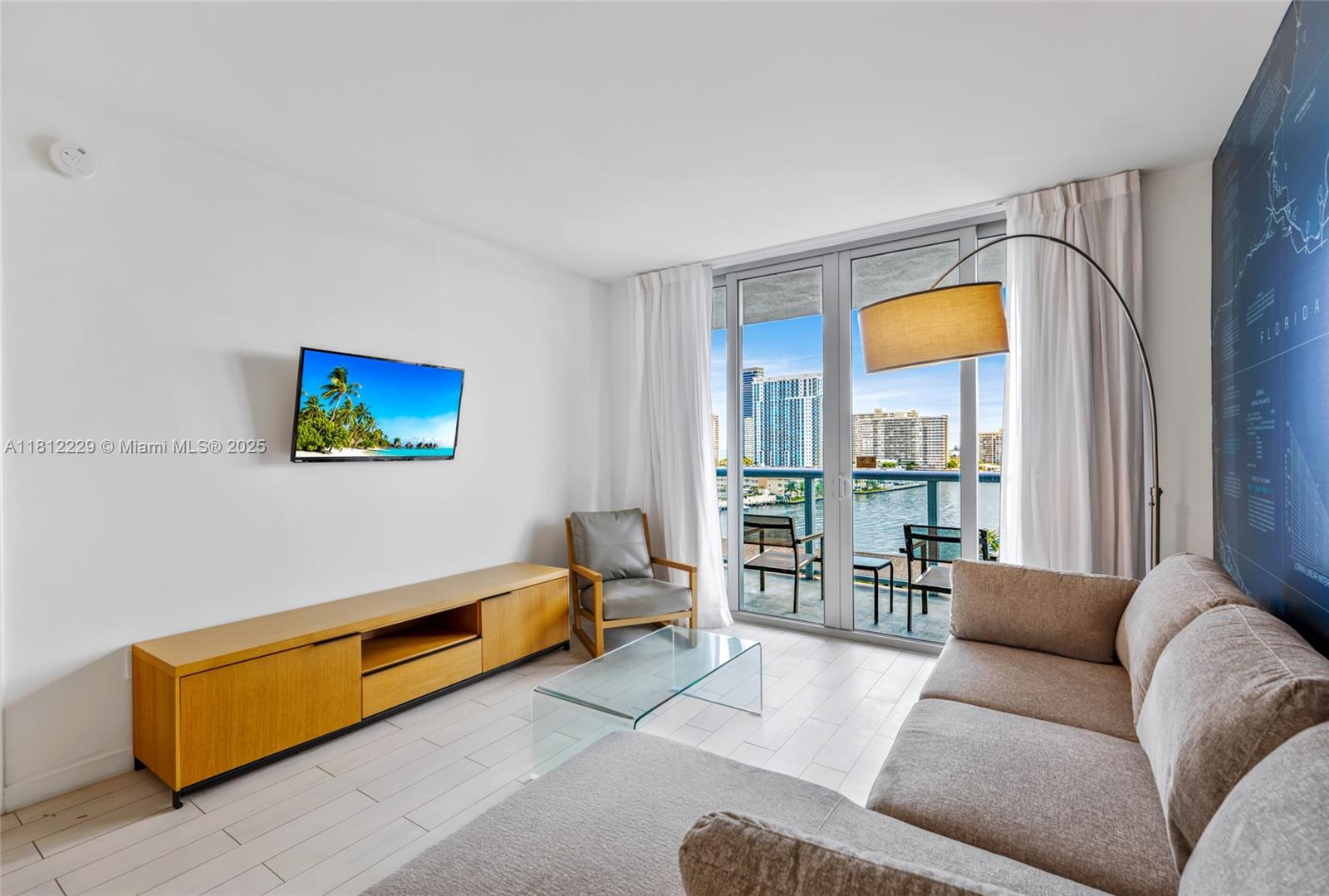image Beachwalk Condominium3