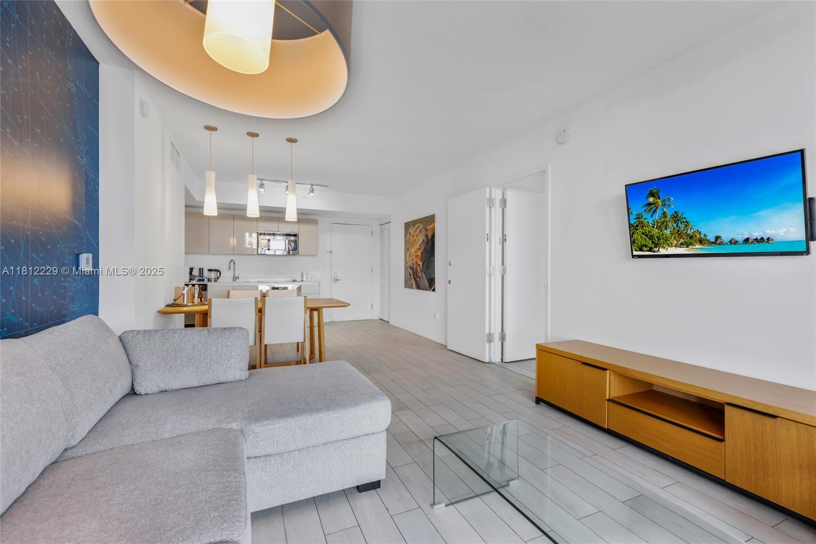 image Beachwalk Condominium6