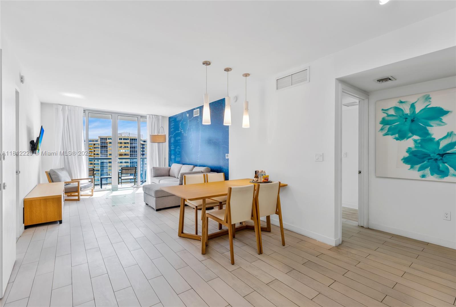 image Beachwalk Condominium7