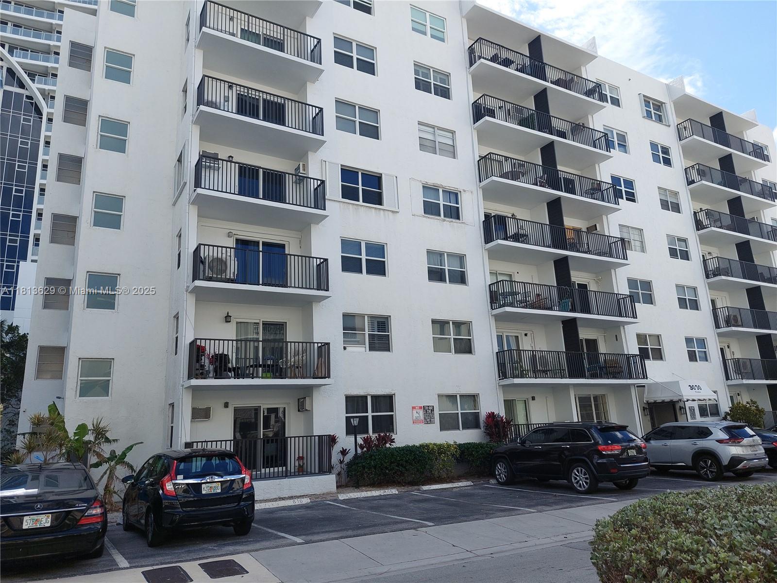 3000 Riomar St #510