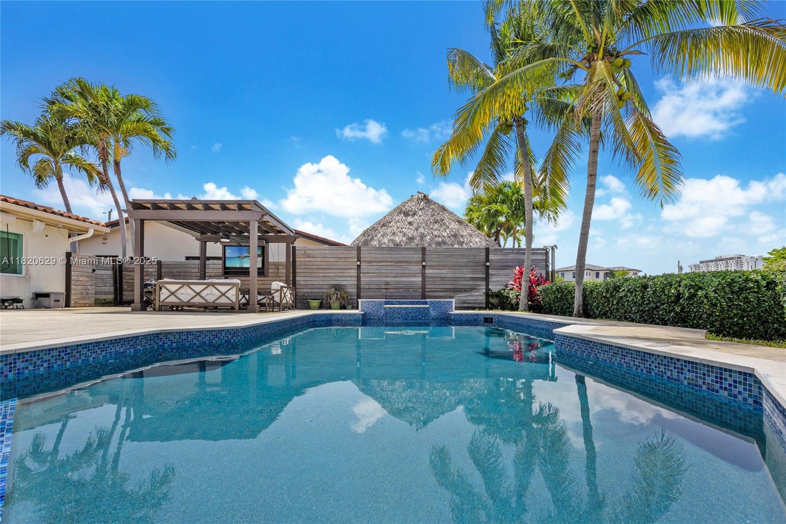 2085 Ixora Rd North Miami, FL 33181