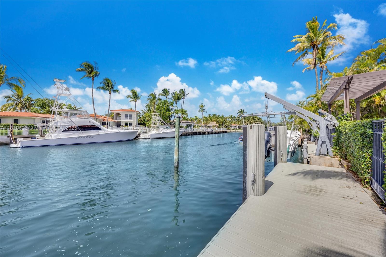 2085 Ixora Rd North Miami, FL 33181