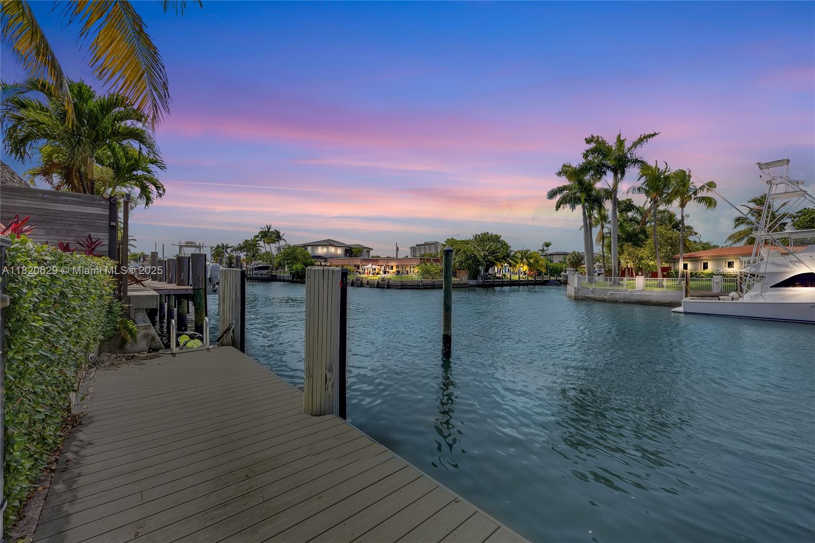 2085 Ixora Rd North Miami, FL 33181