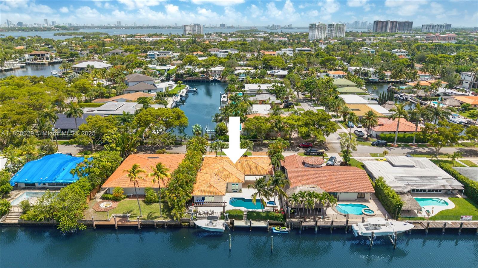 2085 Ixora Rd North Miami, FL 33181