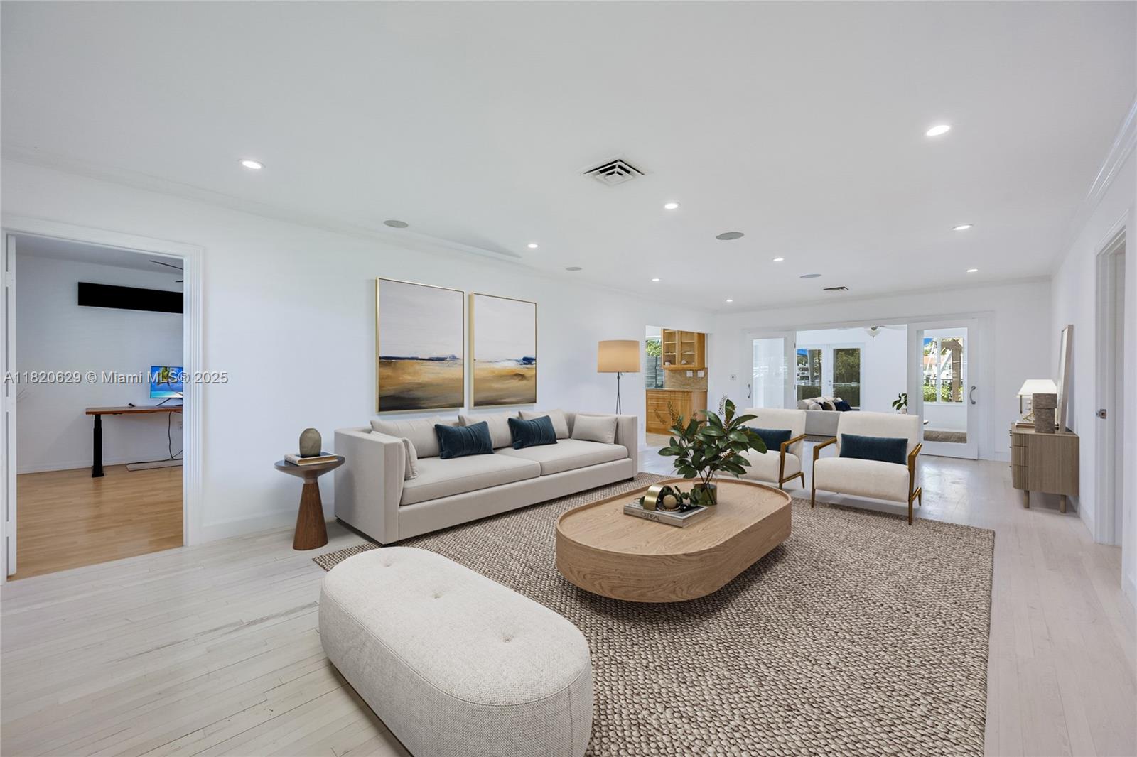 2085 Ixora Rd North Miami, FL 33181