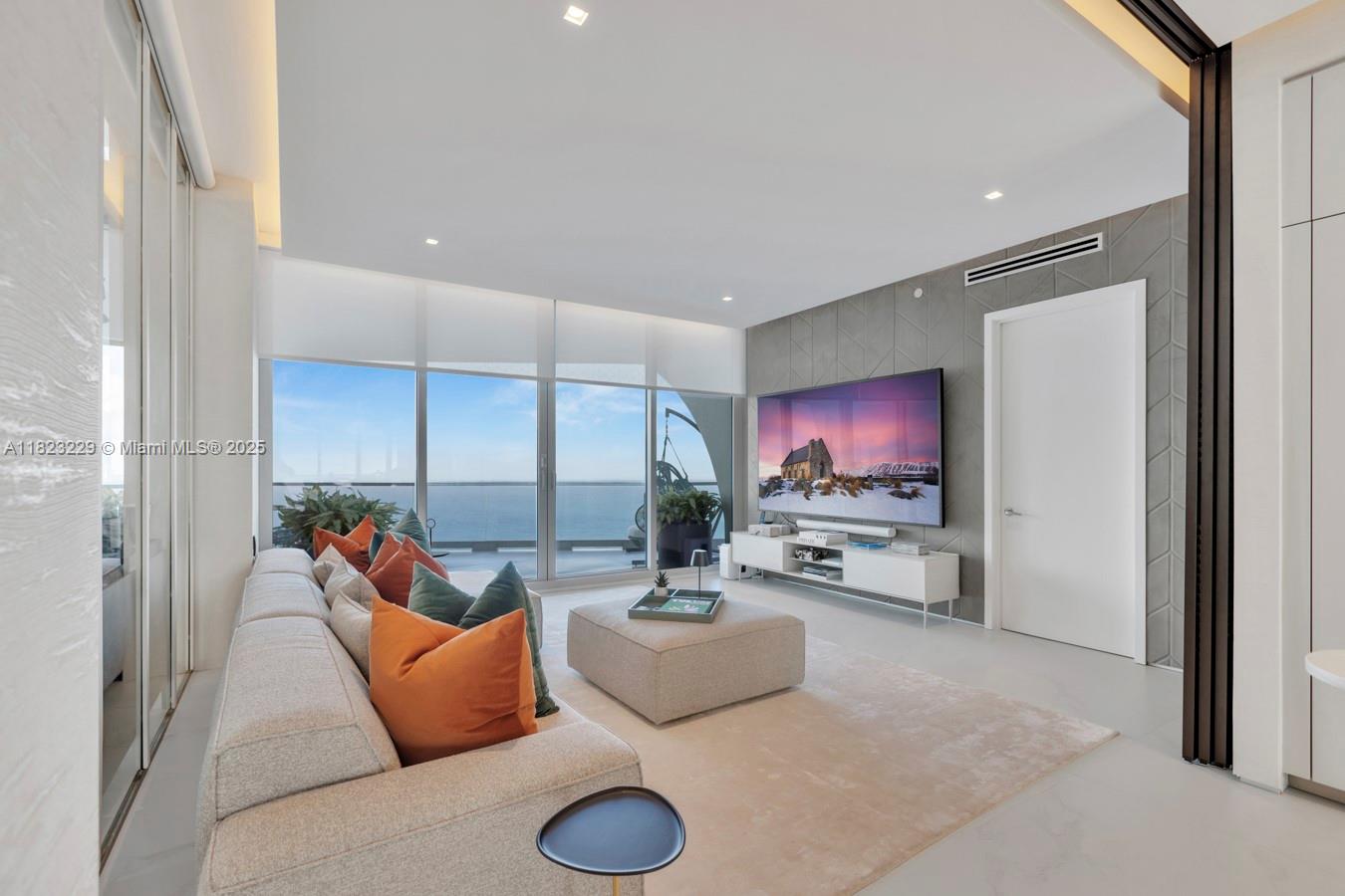 image JADE SIGNATURE18