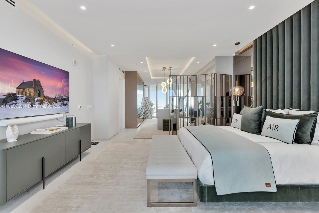 image JADE SIGNATURE31