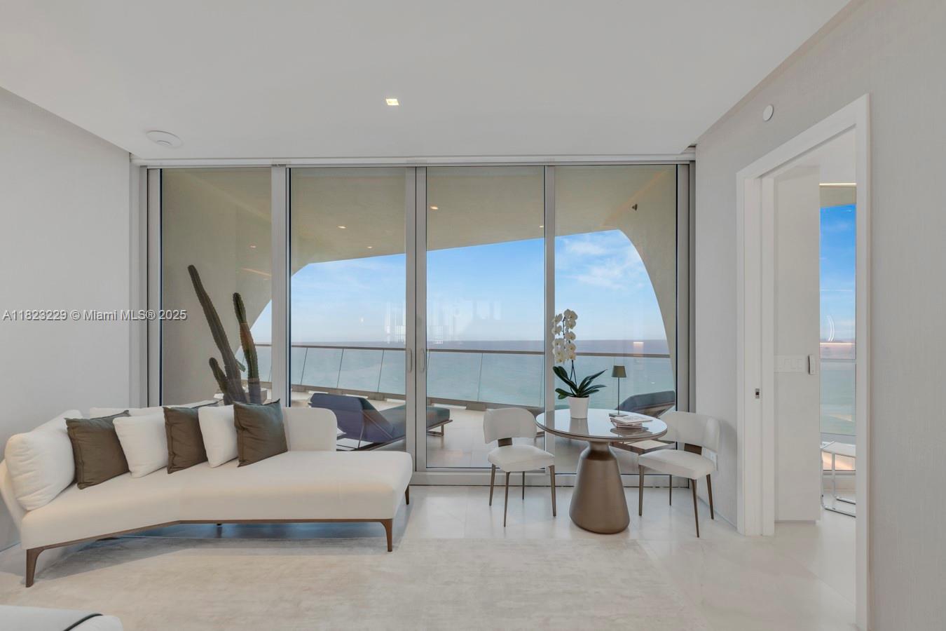 image JADE SIGNATURE36