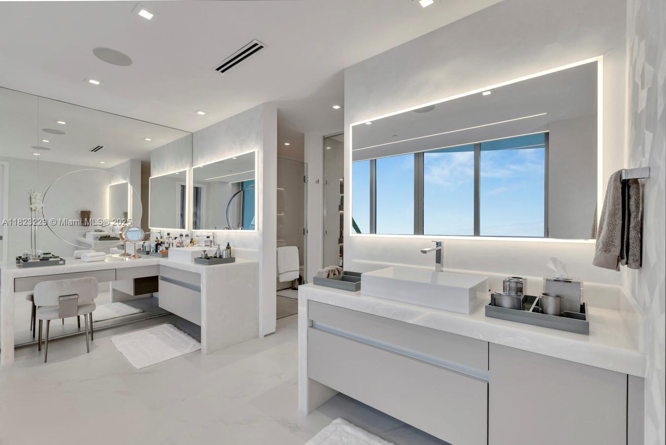 image JADE SIGNATURE38