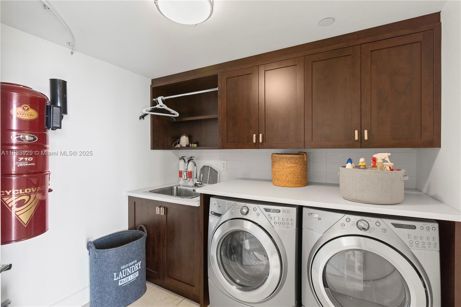 17050 N Bay Rd #PH1201 Sunny Isles Beach, FL 33160