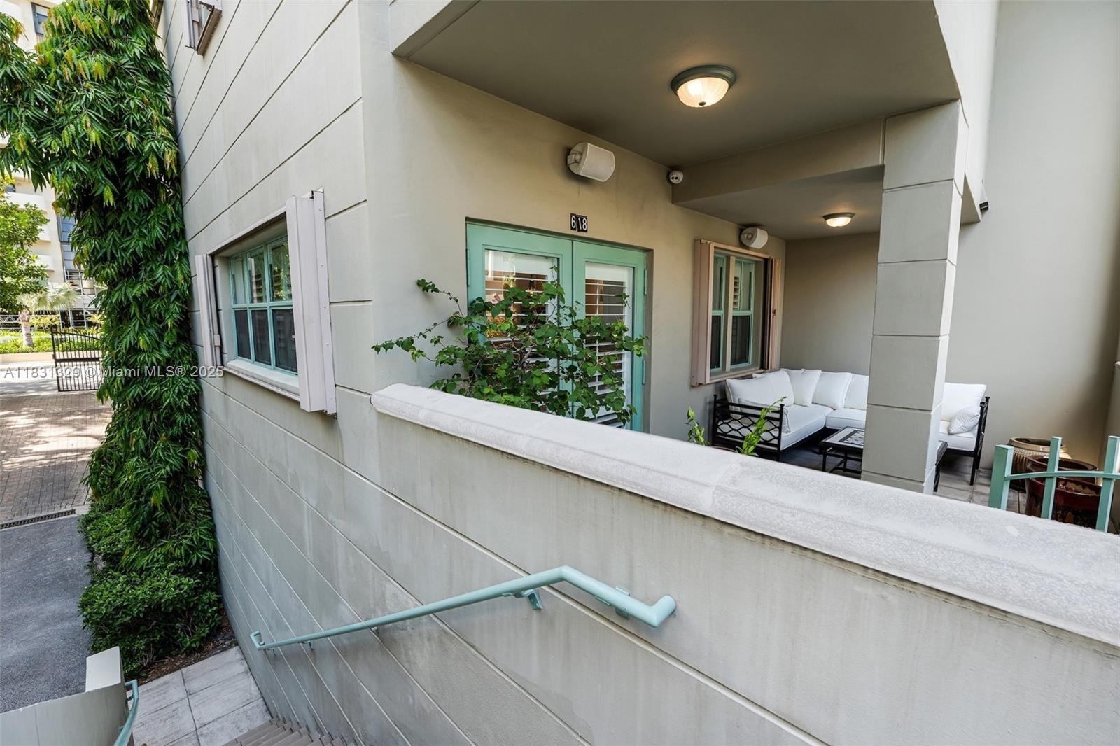 618 Valencia Ave #101 Coral Gables, FL 33134