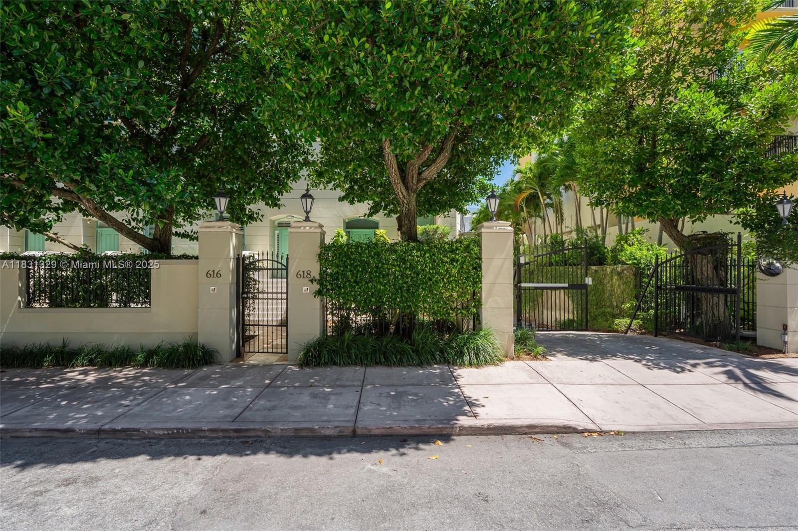 618 Valencia Ave #101 Coral Gables, FL 33134