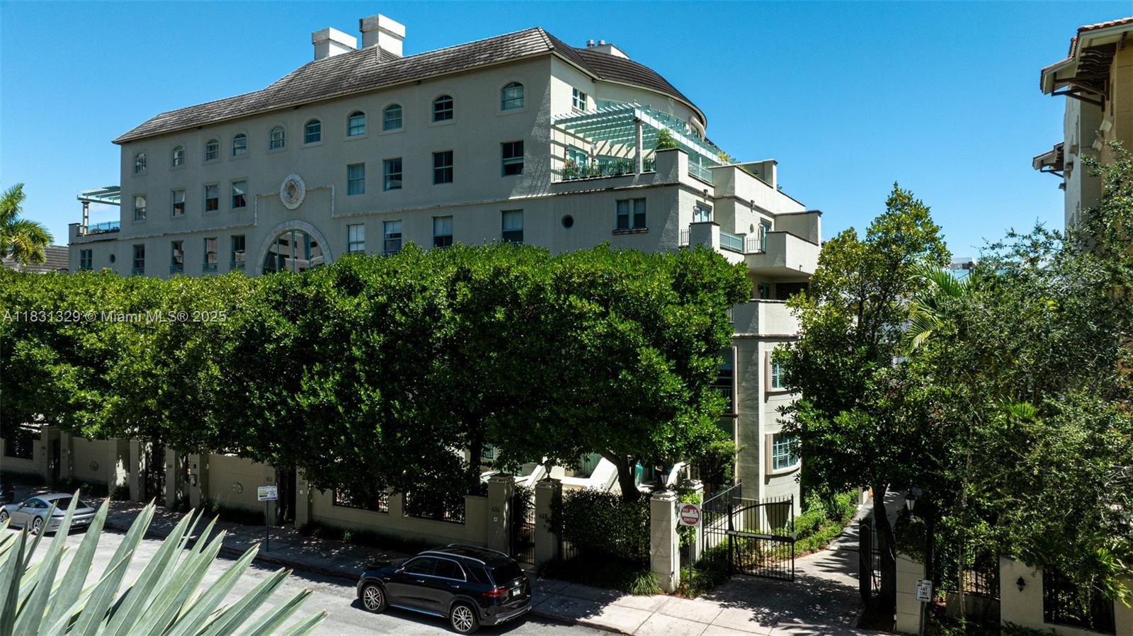 618 Valencia Ave #101 Coral Gables, FL 33134