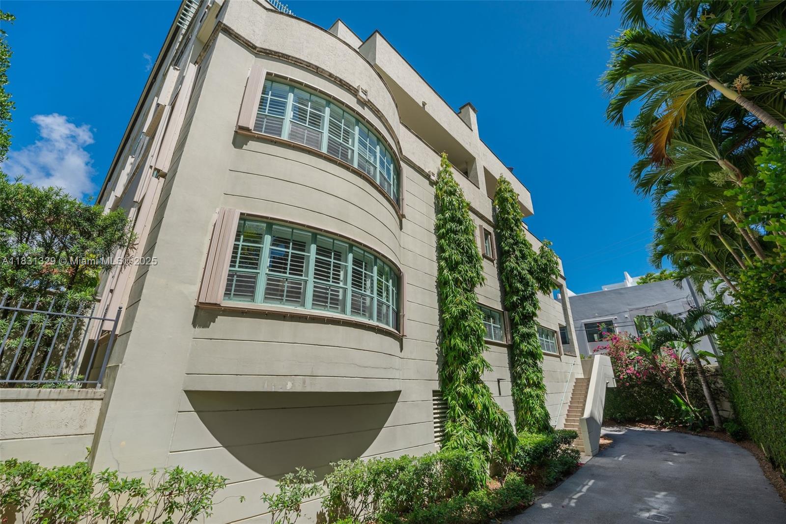 618 Valencia Ave #101 Coral Gables, FL 33134