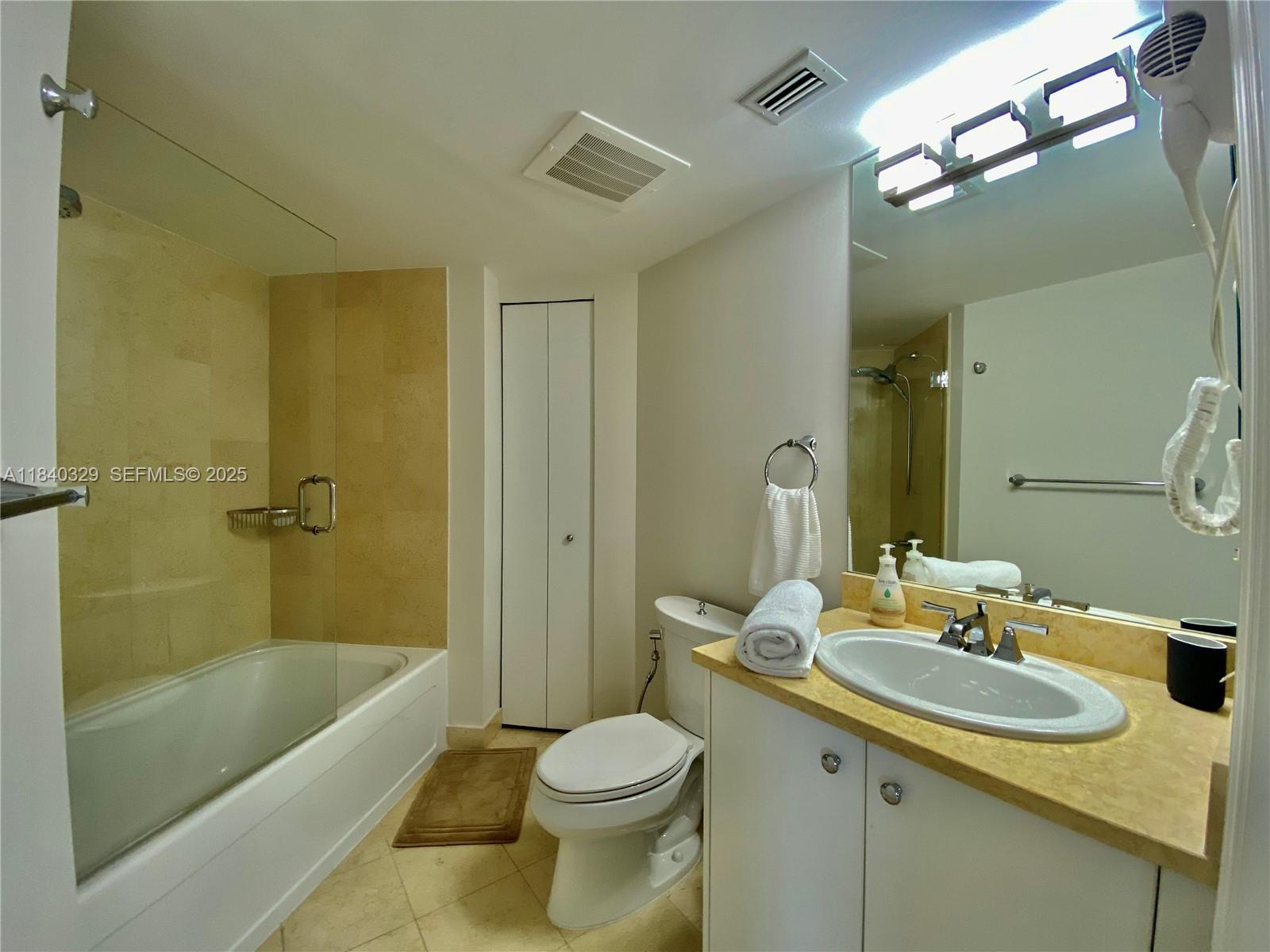 19900 E Country Clb Dr #1220 Aventura, FL 33180