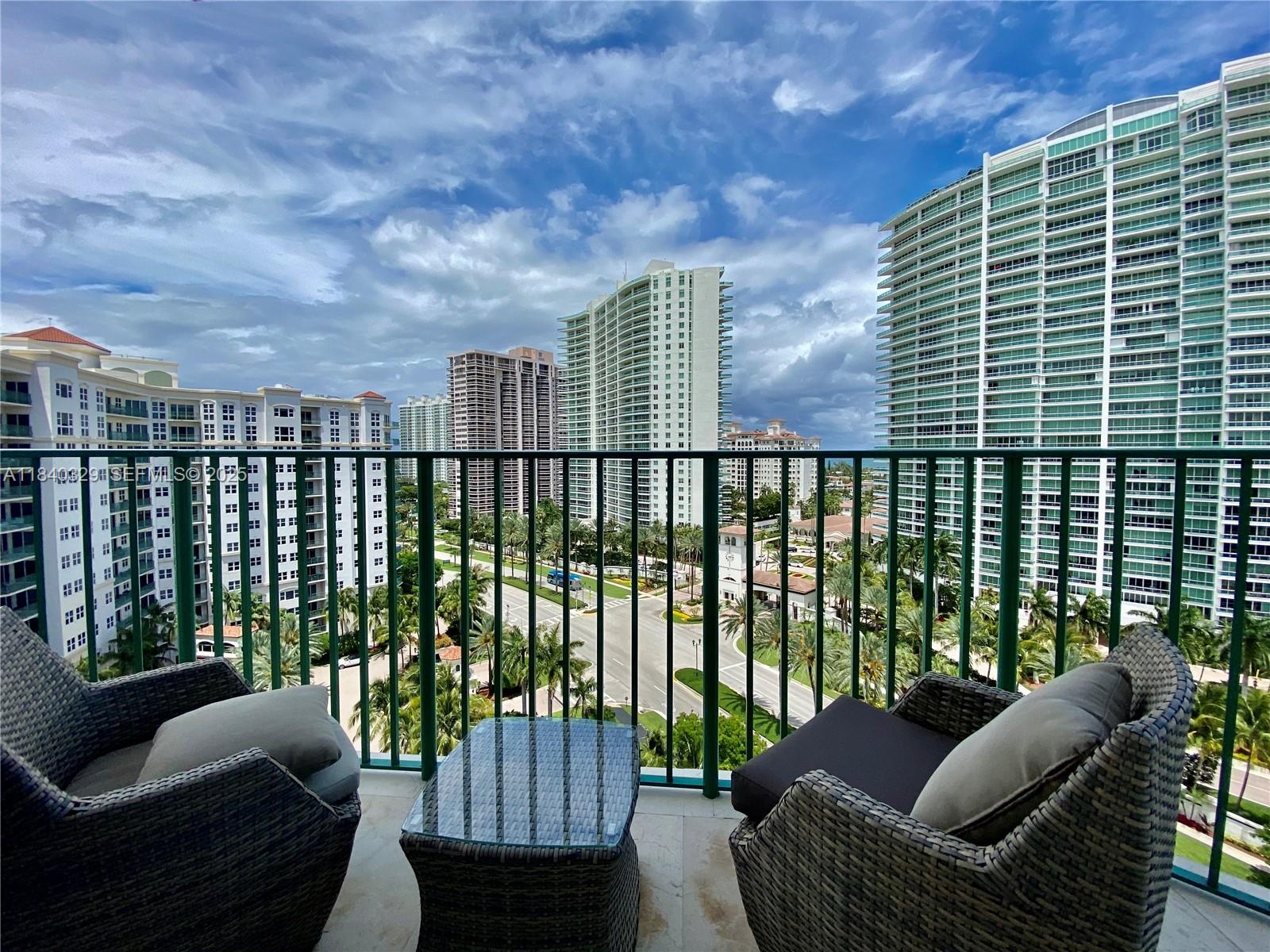 19900 E Country Clb Dr #1220 Aventura, FL 33180
