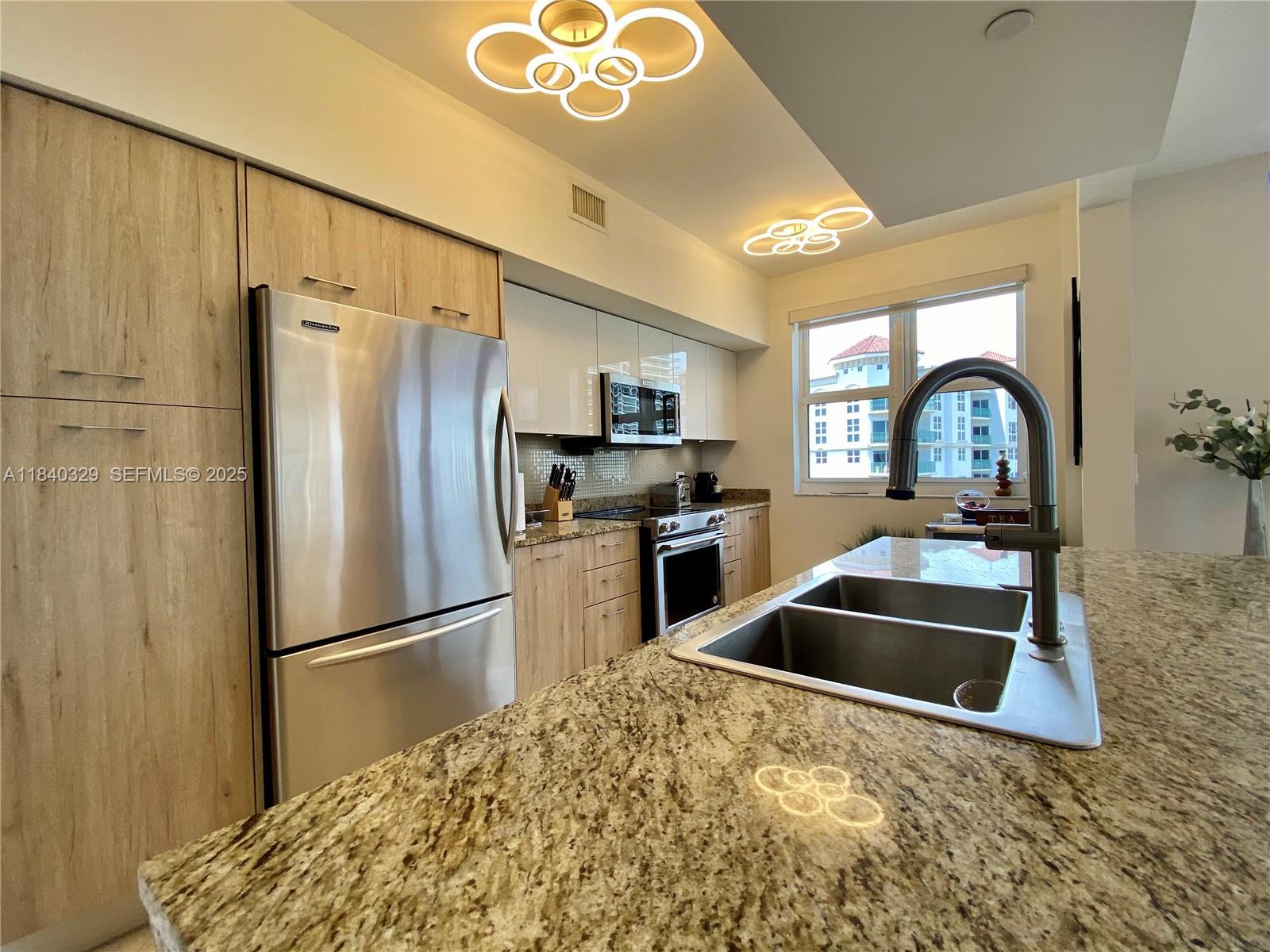 19900 E Country Clb Dr #1220 Aventura, FL 33180