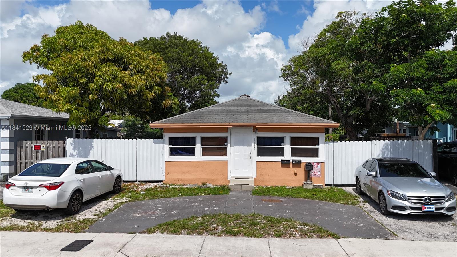 1437 N Andrews Ave