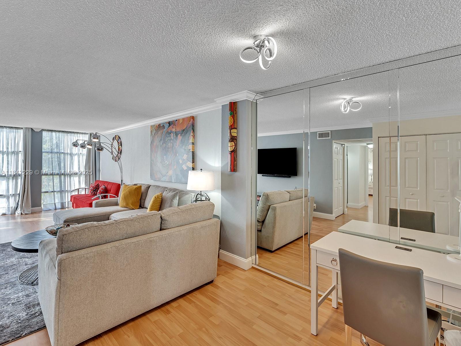 851 Three Iss Blvd #303