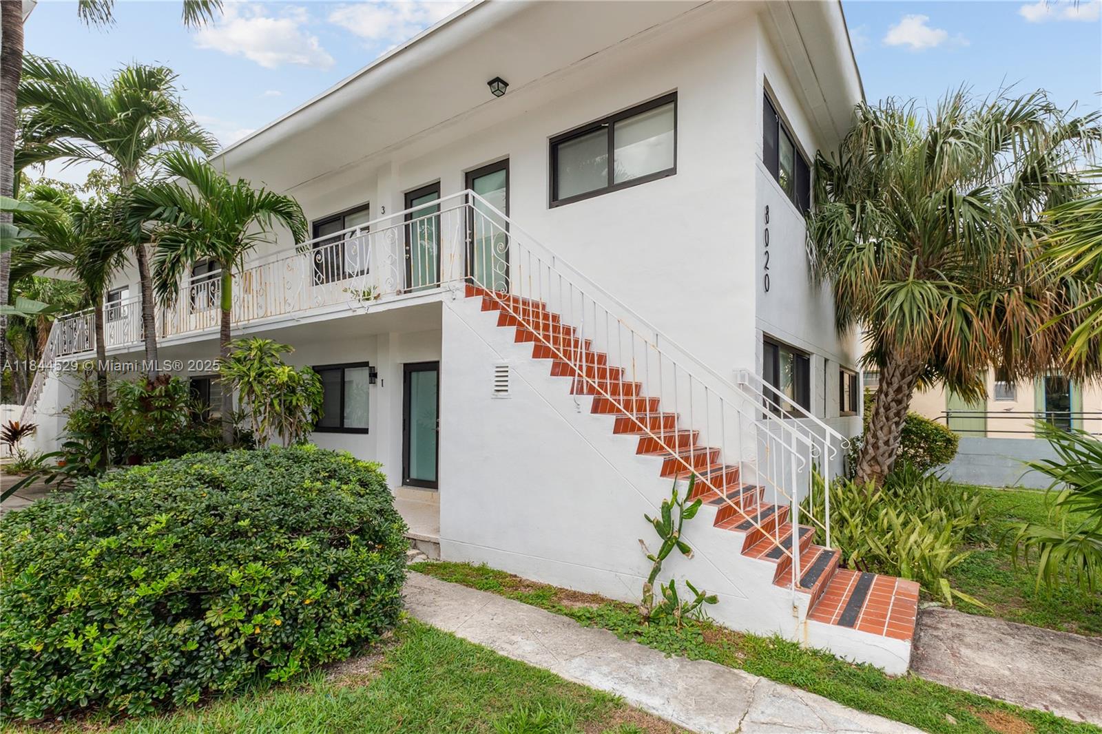 8020 Crespi Blvd #3