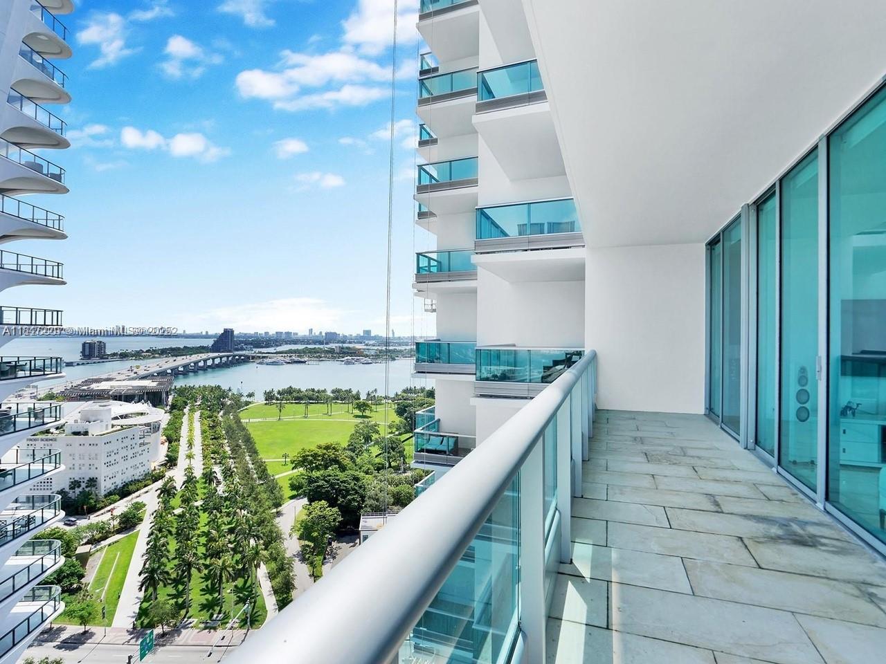 900 Biscayne Blvd #2412