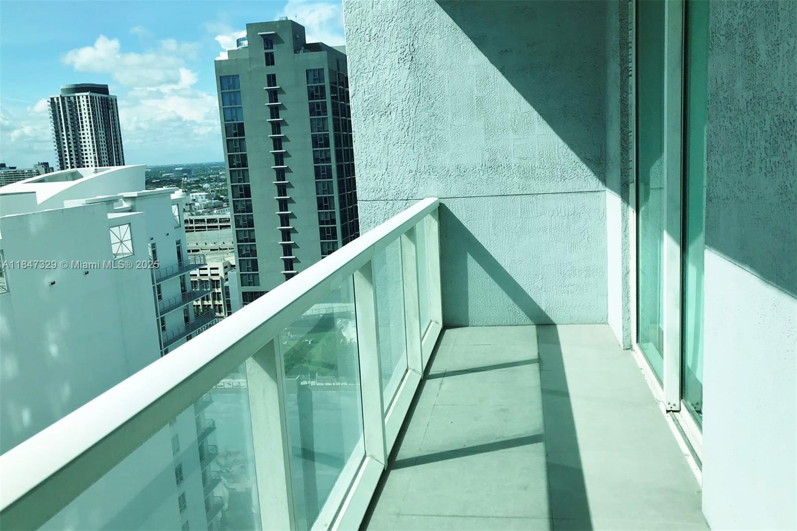 253 NE 2nd St #2706,Miami, FL 33132