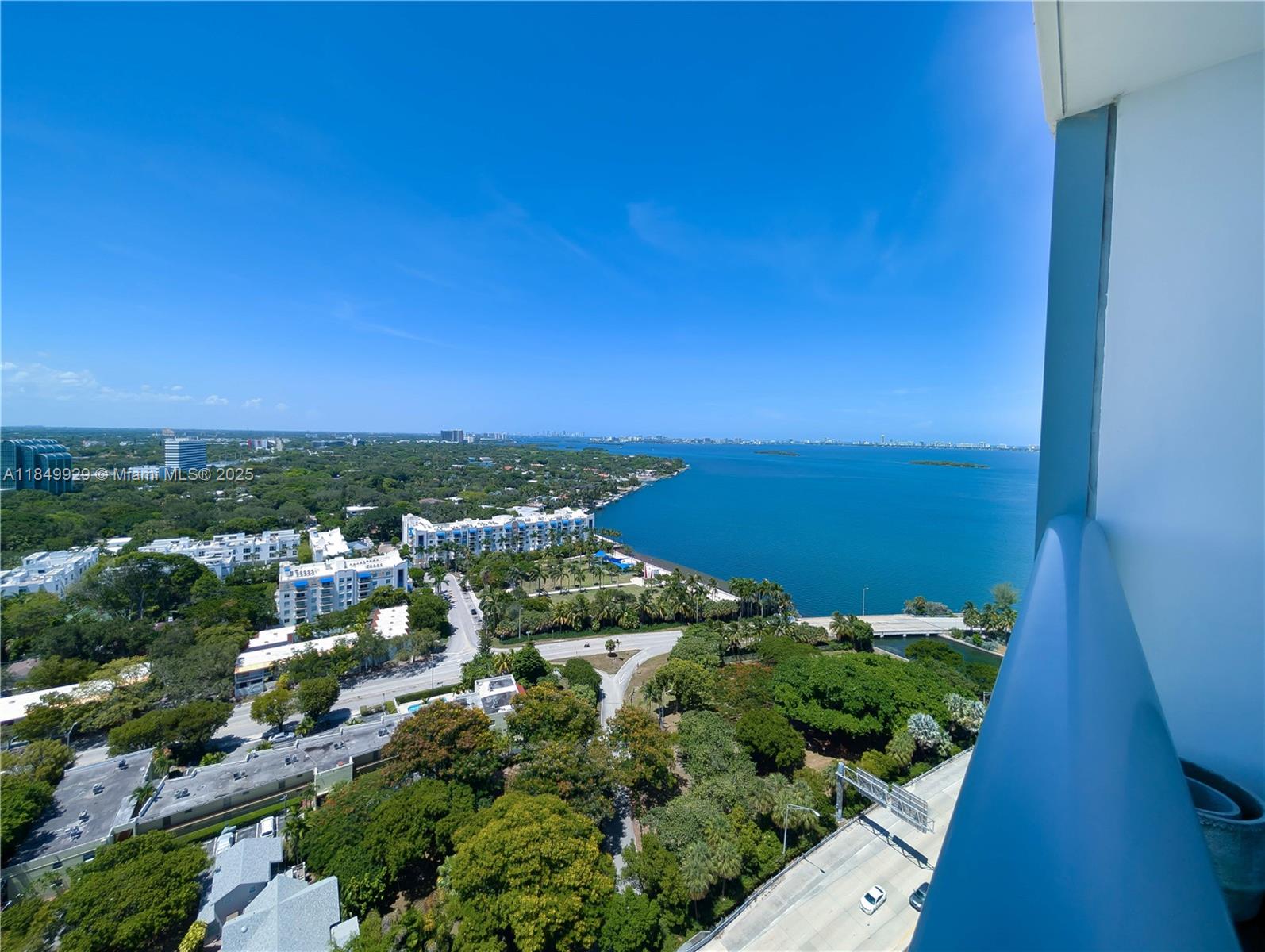 image Blue Condo11